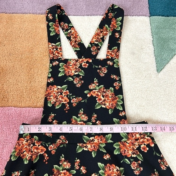 Forever21 Moody Floral Overall Skirt - Picture 6 of 17